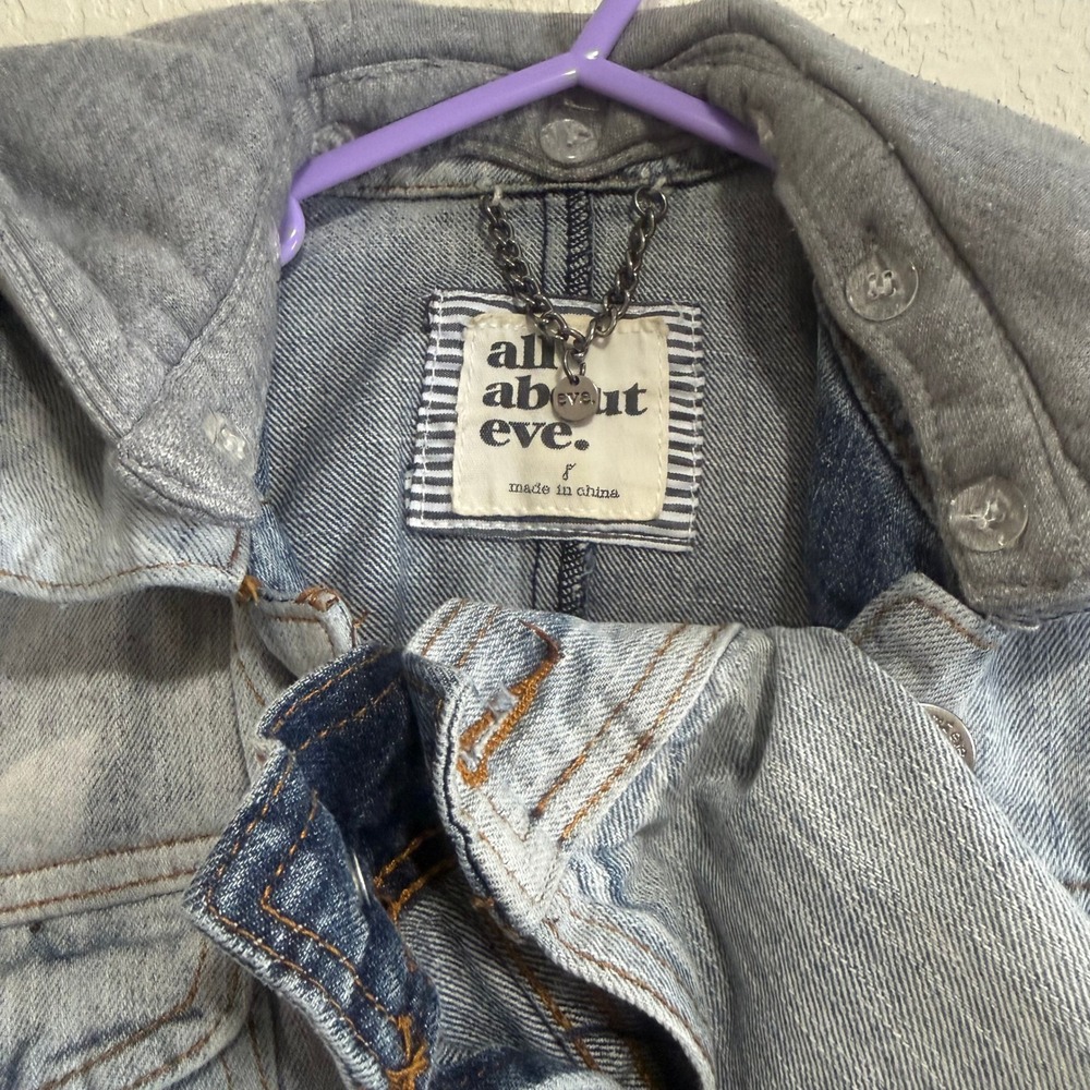 RARE-All About Eve Distressed Denim Jacket Hooded Light Wash Women's Size Medium